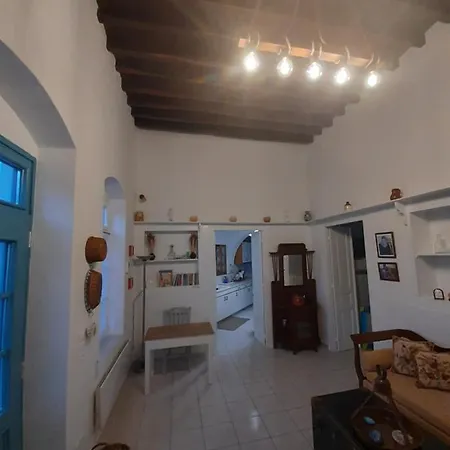 Kafenes House αναπαλαιώμενο παραδοσιακό σπίτι * Αρτεμώνας